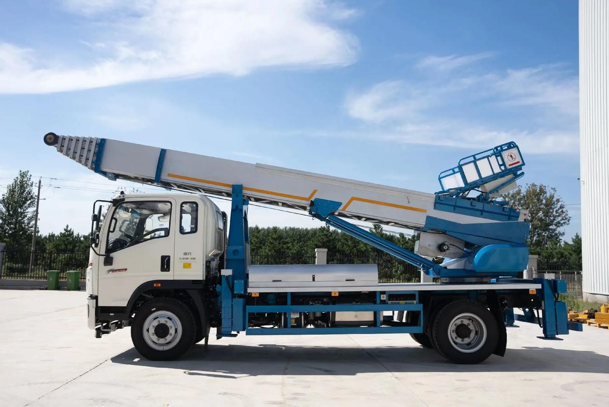 东区云梯上料车租赁费用