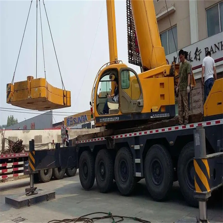 东区吊车怎么吊玻璃